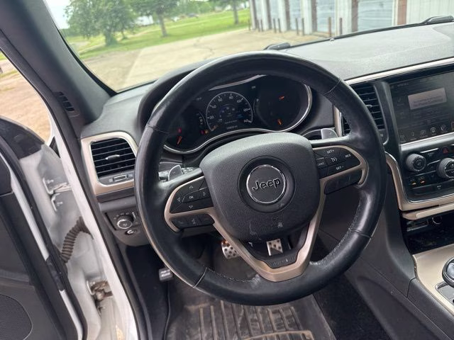 2015 White Jeep Grand Cherokee Altitude 4X4 SUV
