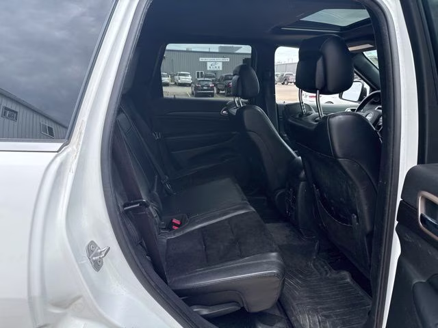 2015 White Jeep Grand Cherokee Altitude 4X4 SUV