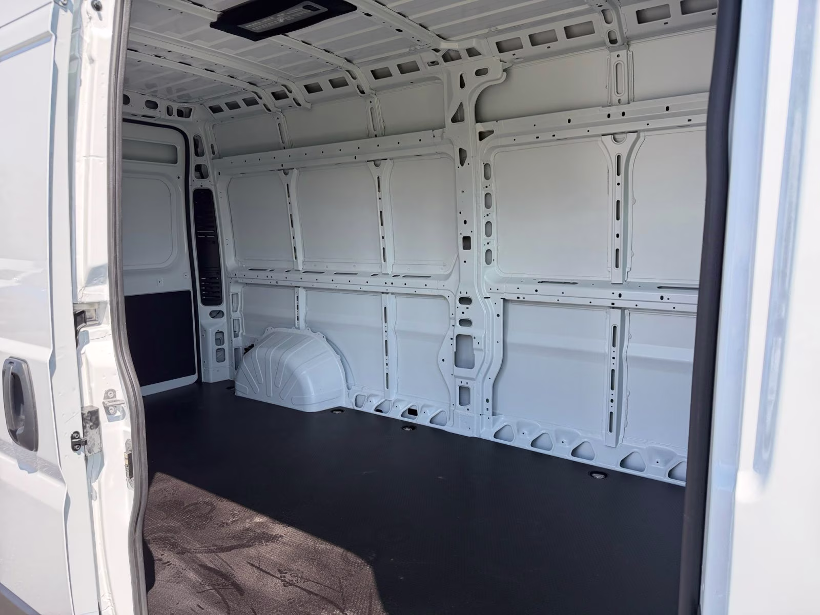 2026 Bright White Clearcoat Ram ProMaster 2500 High Roof FWD Van