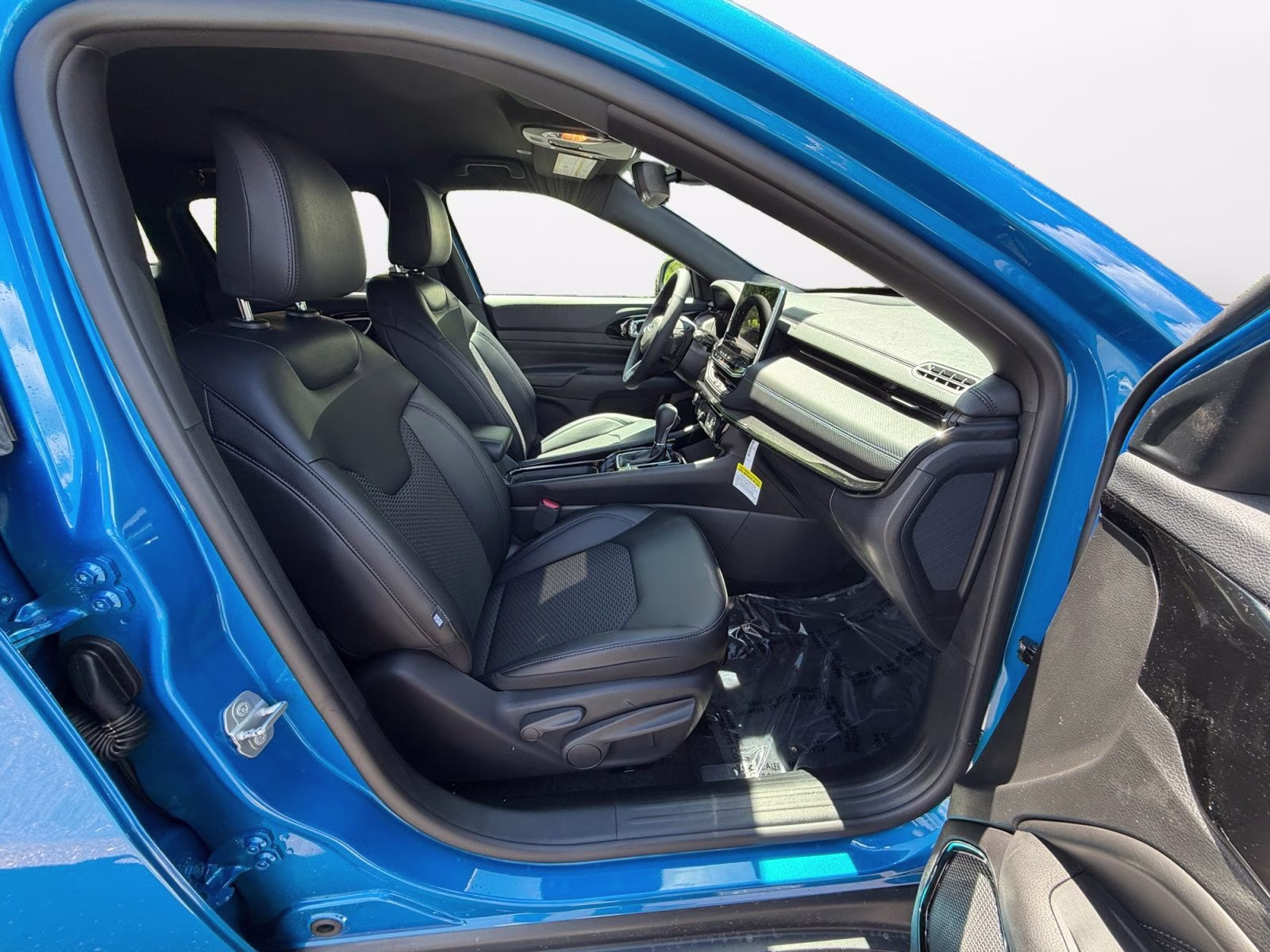 2026 Hydro Blue Pearlcoat Jeep Compass Latitude 4X4 SUV