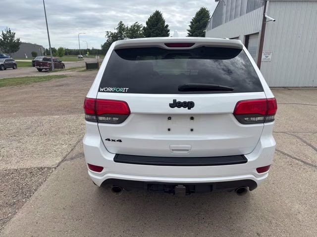 2015 White Jeep Grand Cherokee Altitude 4X4 SUV