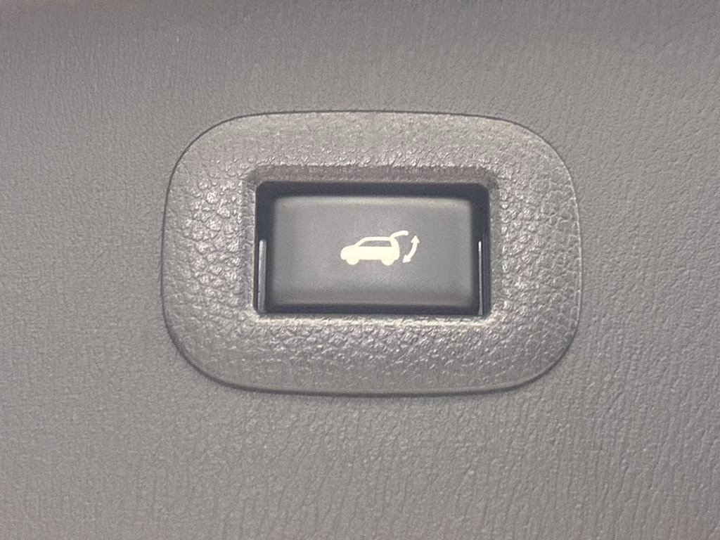 2019 Pearl White Tricoat Nissan Armada SL RWD SUV