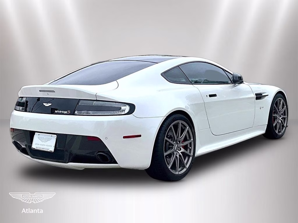 2016 Morning Frost White Aston Martin V12 Vantage S RWD Coupe