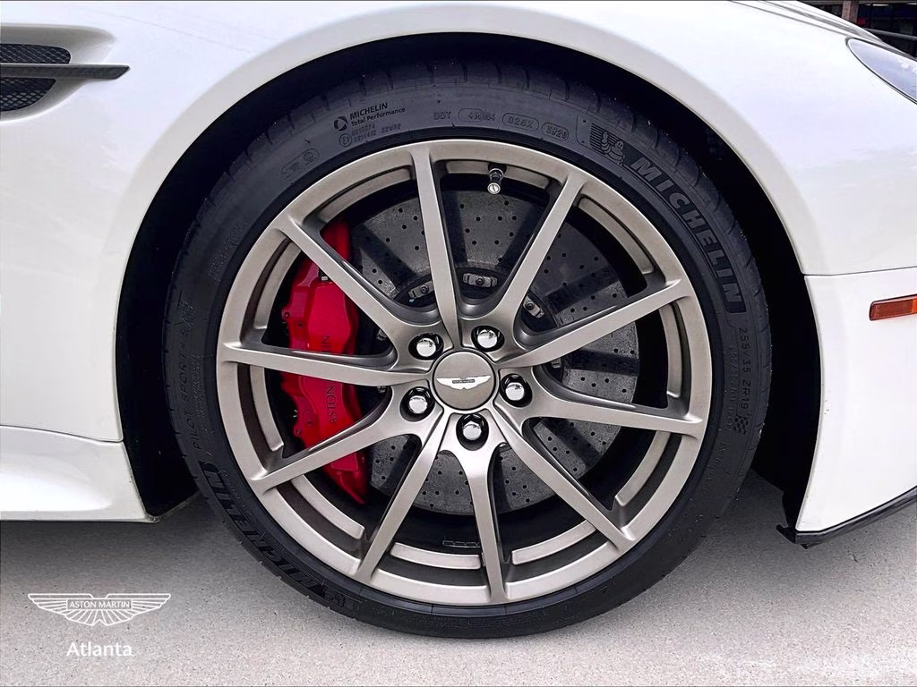 2016 Morning Frost White Aston Martin V12 Vantage S RWD Coupe