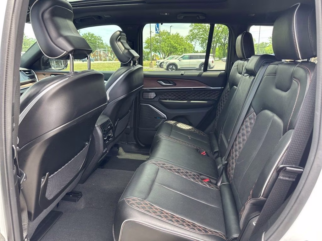 2023 Bright White Clearcoat Jeep Grand Cherokee Summit 4X4 SUV