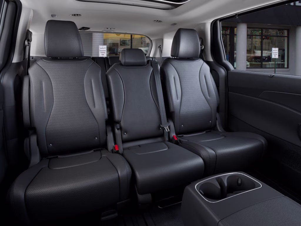 2026 Ivory Silver Kia Carnival Hybrid SX Prestige FWD Van