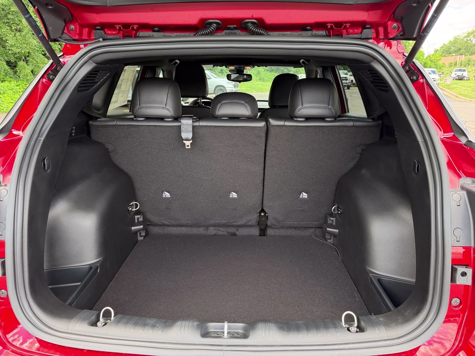 2026 Red Hot Pearlcoat Jeep Compass Latitude 4X4 SUV