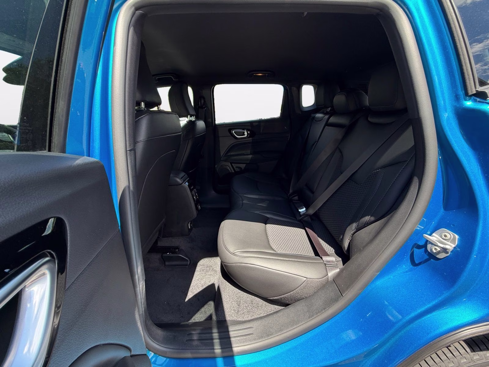 2026 Hydro Blue Pearlcoat Jeep Compass Latitude 4X4 SUV