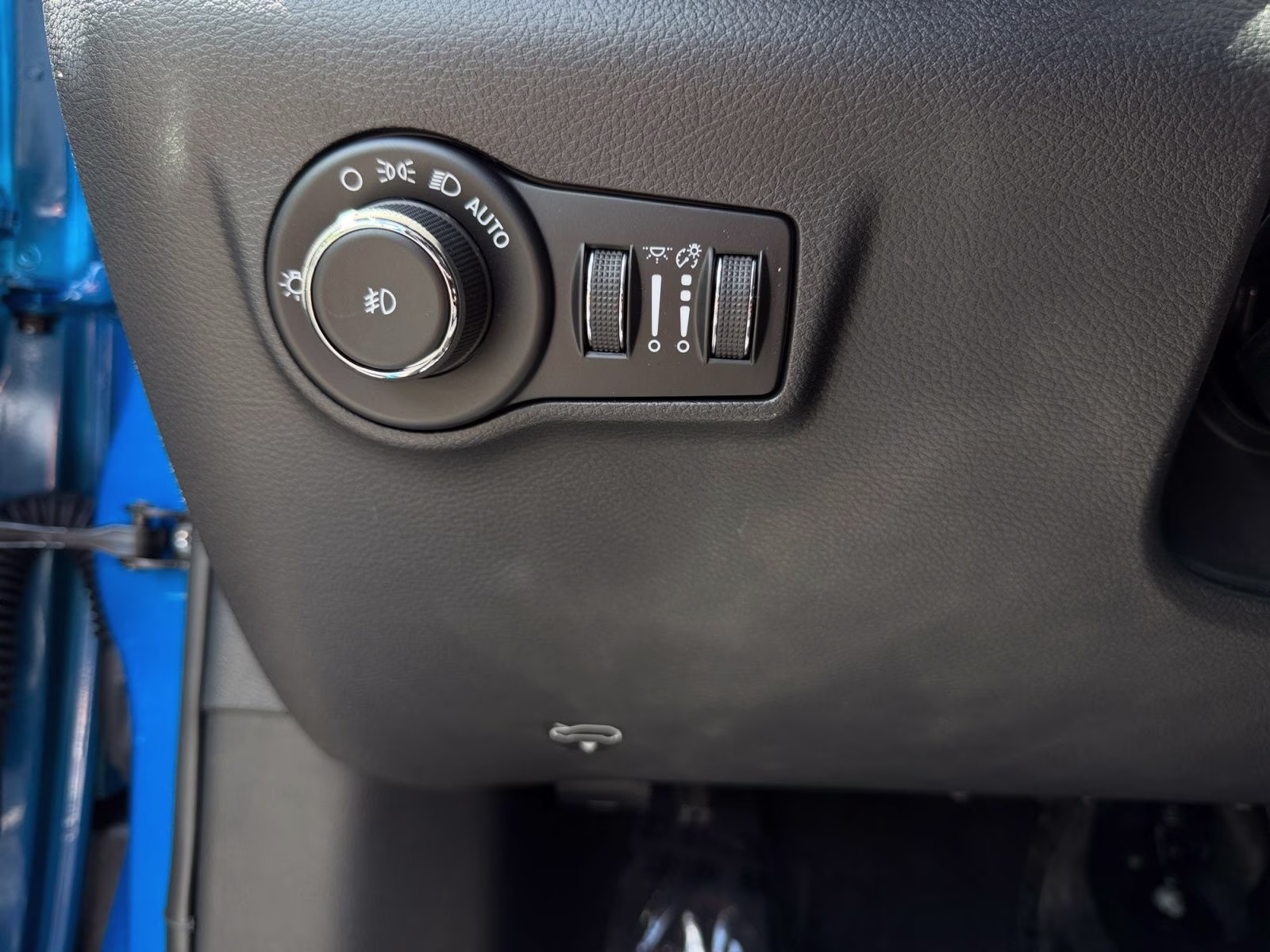 2026 Hydro Blue Pearlcoat Jeep Compass Latitude 4X4 SUV