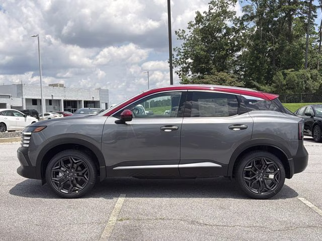2026 Gun Metallic/Scarlet Ember Tintcoat Nissan Kicks SR FWD SUV