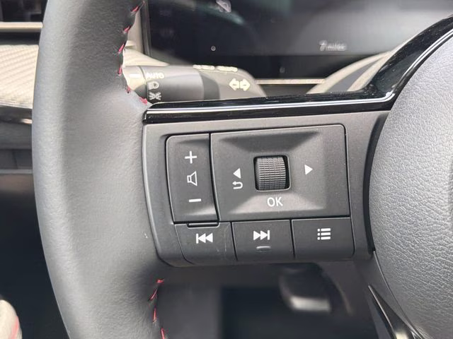 2026 Gun Metallic/Scarlet Ember Tintcoat Nissan Kicks SR FWD SUV