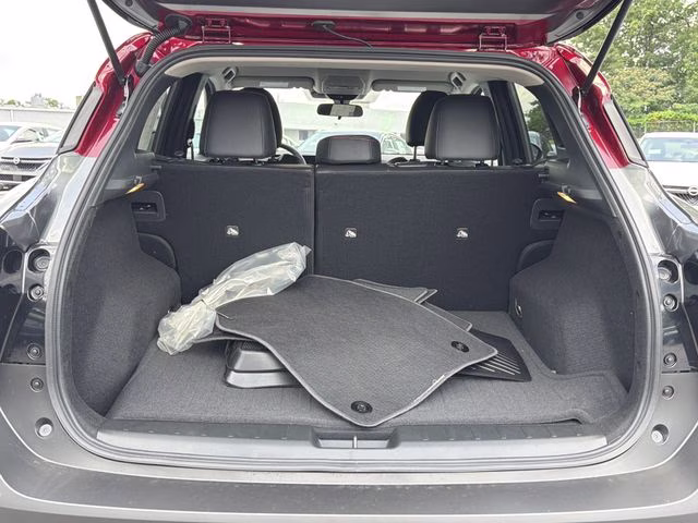 2026 Gun Metallic/Scarlet Ember Tintcoat Nissan Kicks SR FWD SUV