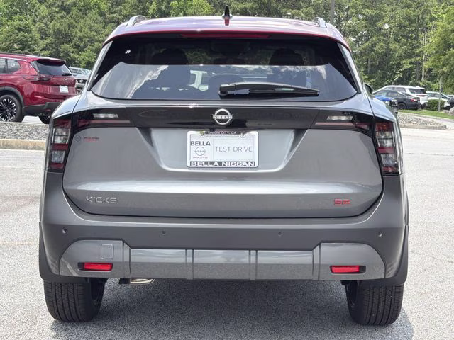 2026 Gun Metallic/Scarlet Ember Tintcoat Nissan Kicks SR FWD SUV