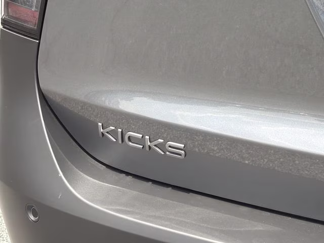 2026 Gun Metallic/Scarlet Ember Tintcoat Nissan Kicks SR FWD SUV