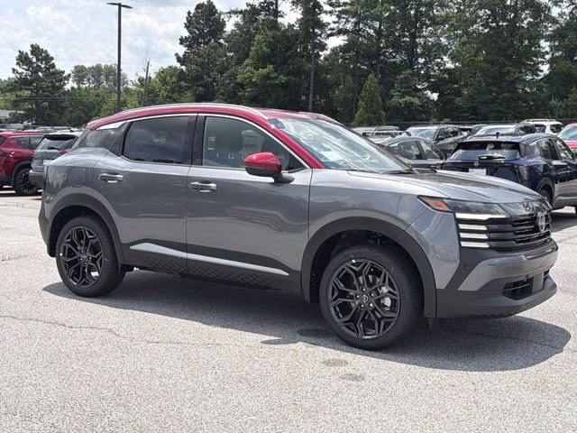 2026 Gun Metallic/Scarlet Ember Tintcoat Nissan Kicks SR FWD SUV