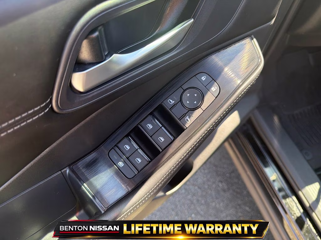 2023 Super Black Nissan Rogue SV AWD SUV
