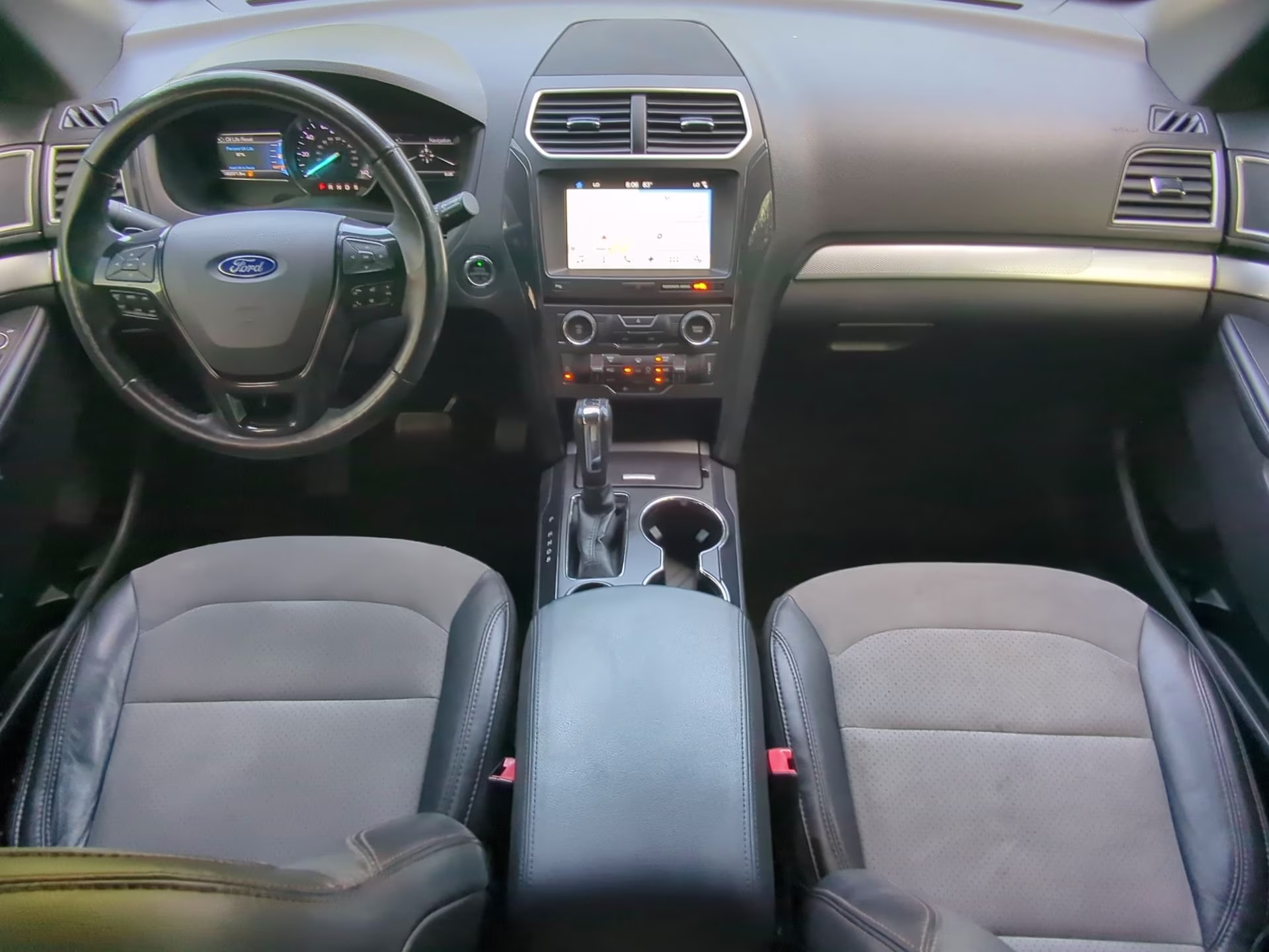 2017 Magnetic Metallic Ford Explorer XLT FWD SUV
