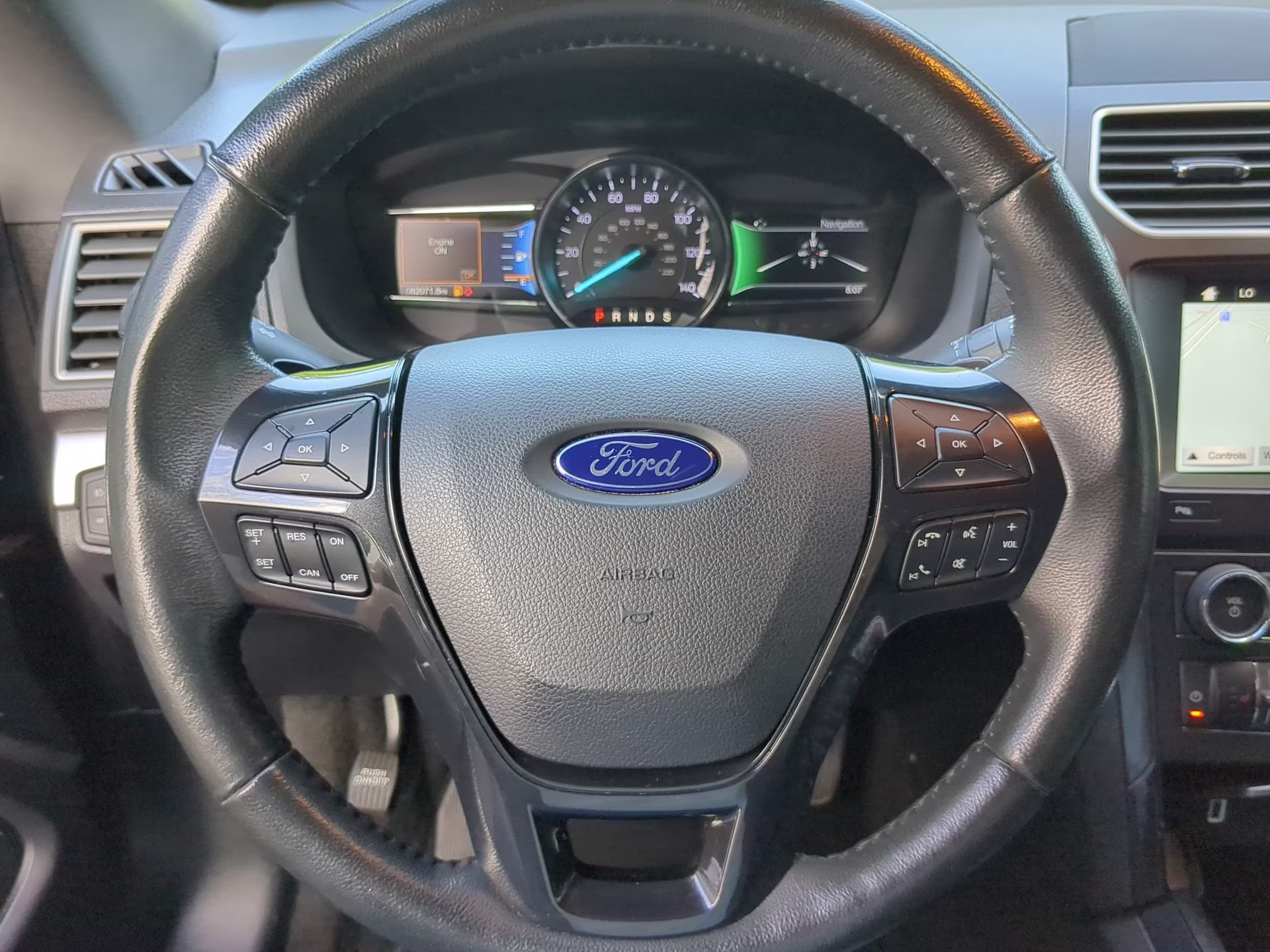 2017 Magnetic Metallic Ford Explorer XLT FWD SUV