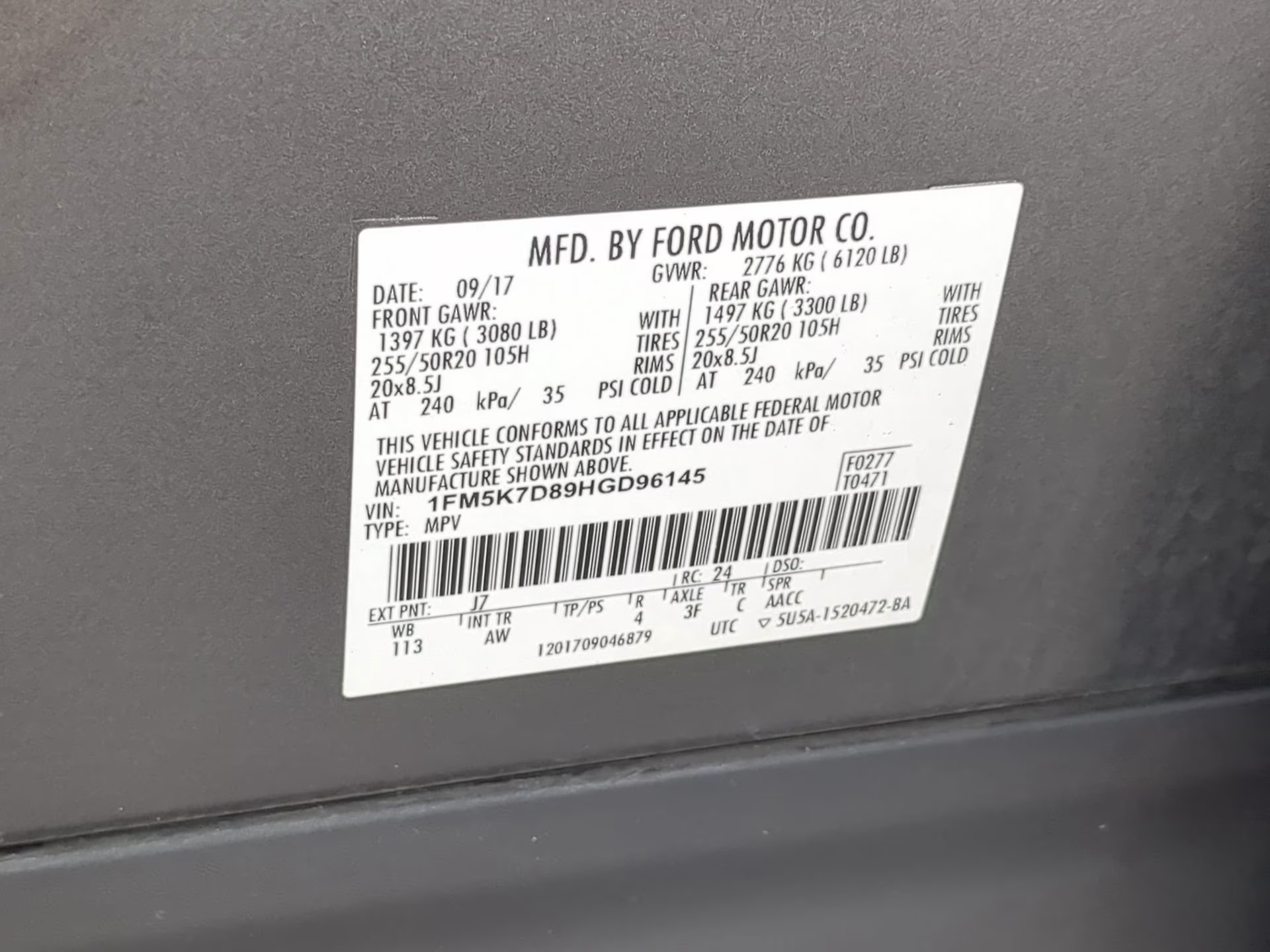 2017 Magnetic Metallic Ford Explorer XLT FWD SUV