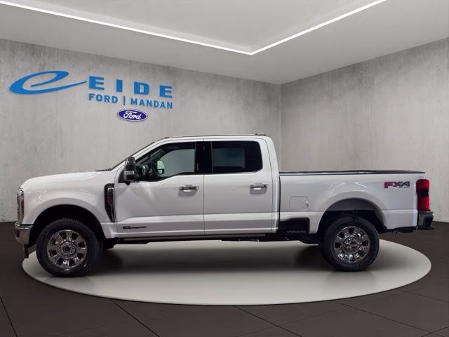 2026 White Metallic Ford Super Duty F-250 SRW Lariat Chrome 4X4 Truck