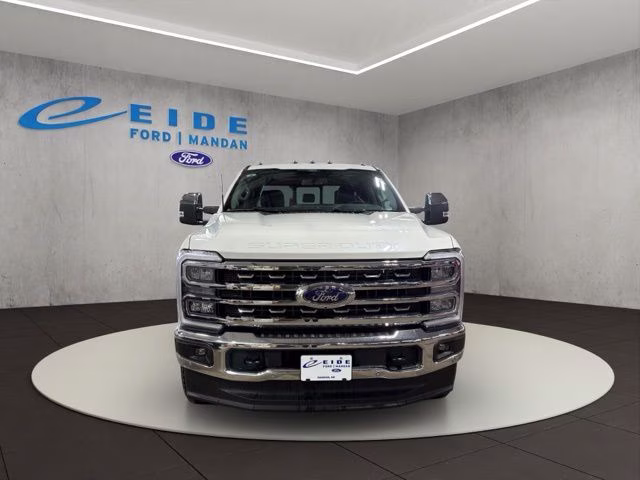 2026 White Metallic Ford Super Duty F-250 SRW Lariat Chrome 4X4 Truck