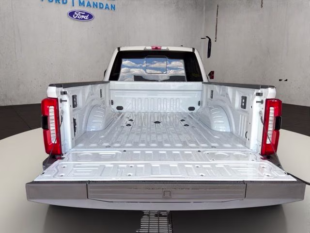 2026 White Metallic Ford Super Duty F-250 SRW Lariat Chrome 4X4 Truck