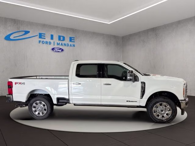 2026 White Metallic Ford Super Duty F-250 SRW Lariat Chrome 4X4 Truck