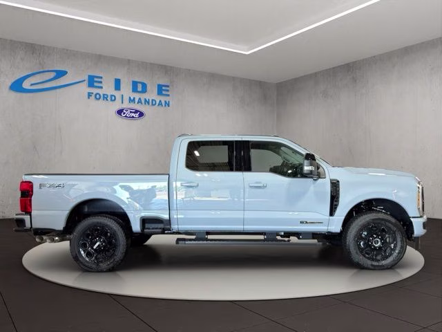 2026 Glacier Gray Metallic Tri-Coat Ford Super Duty F-250 SRW Lariat Black Appearance 4X4 Truck