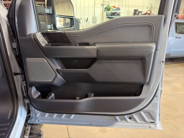 2026 Glacier Gray Metallic Tri-Coat Ford Super Duty F-250 SRW Lariat Black Appearance 4X4 Truck