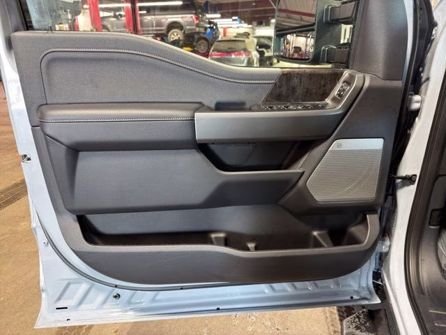 2026 Glacier Gray Metallic Tri-Coat Ford Super Duty F-250 SRW Lariat Black Appearance 4X4 Truck