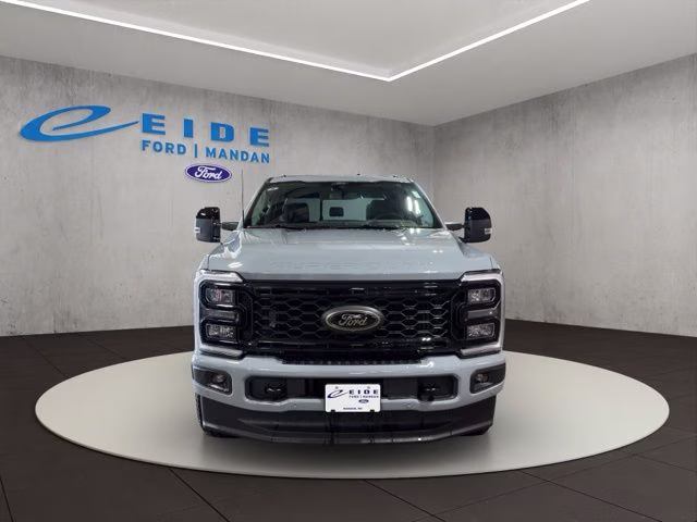 2026 Glacier Gray Metallic Tri-Coat Ford Super Duty F-250 SRW Lariat Black Appearance 4X4 Truck