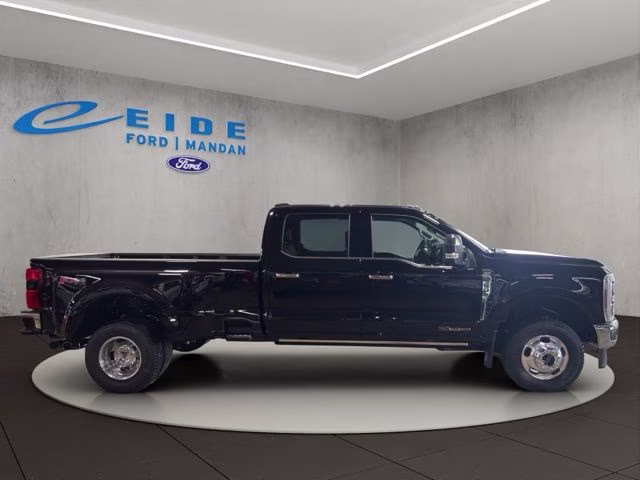 2026 Agate Black Metallic Ford Super Duty F-350 DRW Lariat Chrome 4X4 Truck