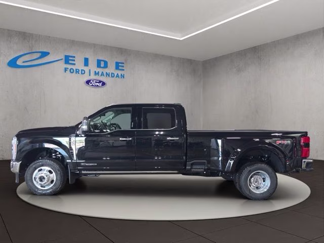 2026 Agate Black Metallic Ford Super Duty F-350 DRW Lariat Chrome 4X4 Truck