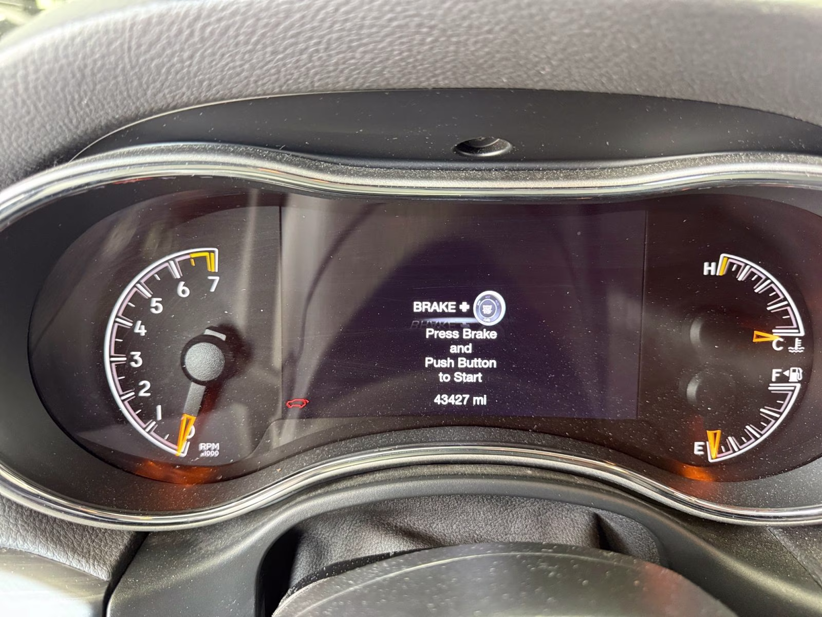 2019 Granite Crystal Metallic Clearcoat Jeep Grand Cherokee Laredo E 4X4 SUV