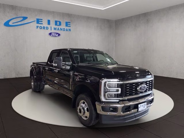 2026 Agate Black Metallic Ford Super Duty F-350 DRW Lariat Chrome 4X4 Truck