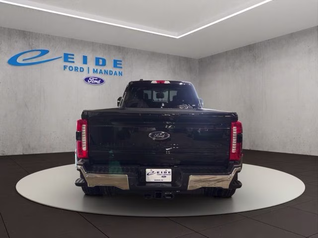 2026 Agate Black Metallic Ford Super Duty F-350 DRW Lariat Chrome 4X4 Truck