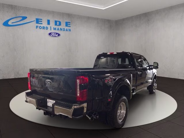 2026 Agate Black Metallic Ford Super Duty F-350 DRW Lariat Chrome 4X4 Truck