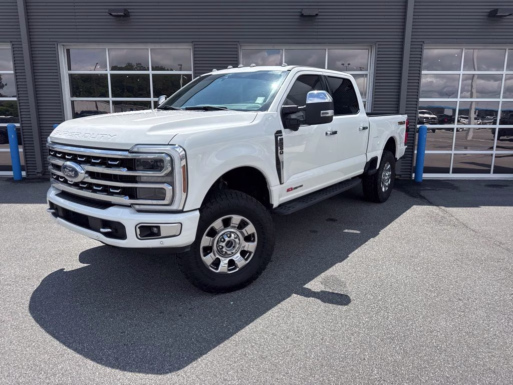 2024 Star White Metallic Tri-Coat Ford Super Duty F-350 SRW Platinum 4X4 Truck