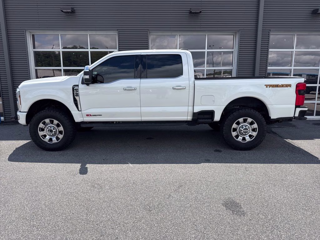 2024 Star White Metallic Tri-Coat Ford Super Duty F-350 SRW Platinum 4X4 Truck