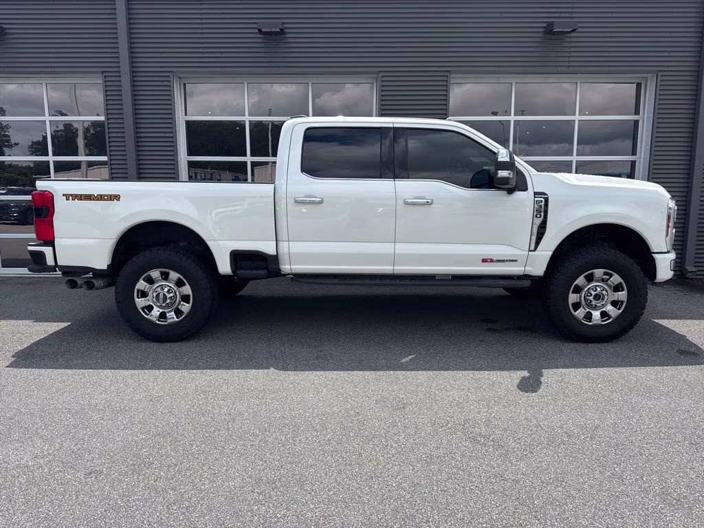 2024 Star White Metallic Tri-Coat Ford Super Duty F-350 SRW Platinum 4X4 Truck