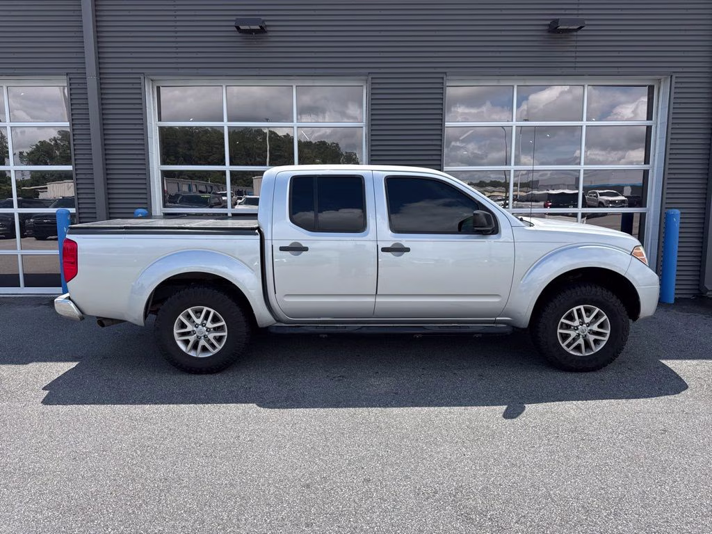 2019 Brilliant Silver Metallic Nissan Frontier SV 4X4 Truck