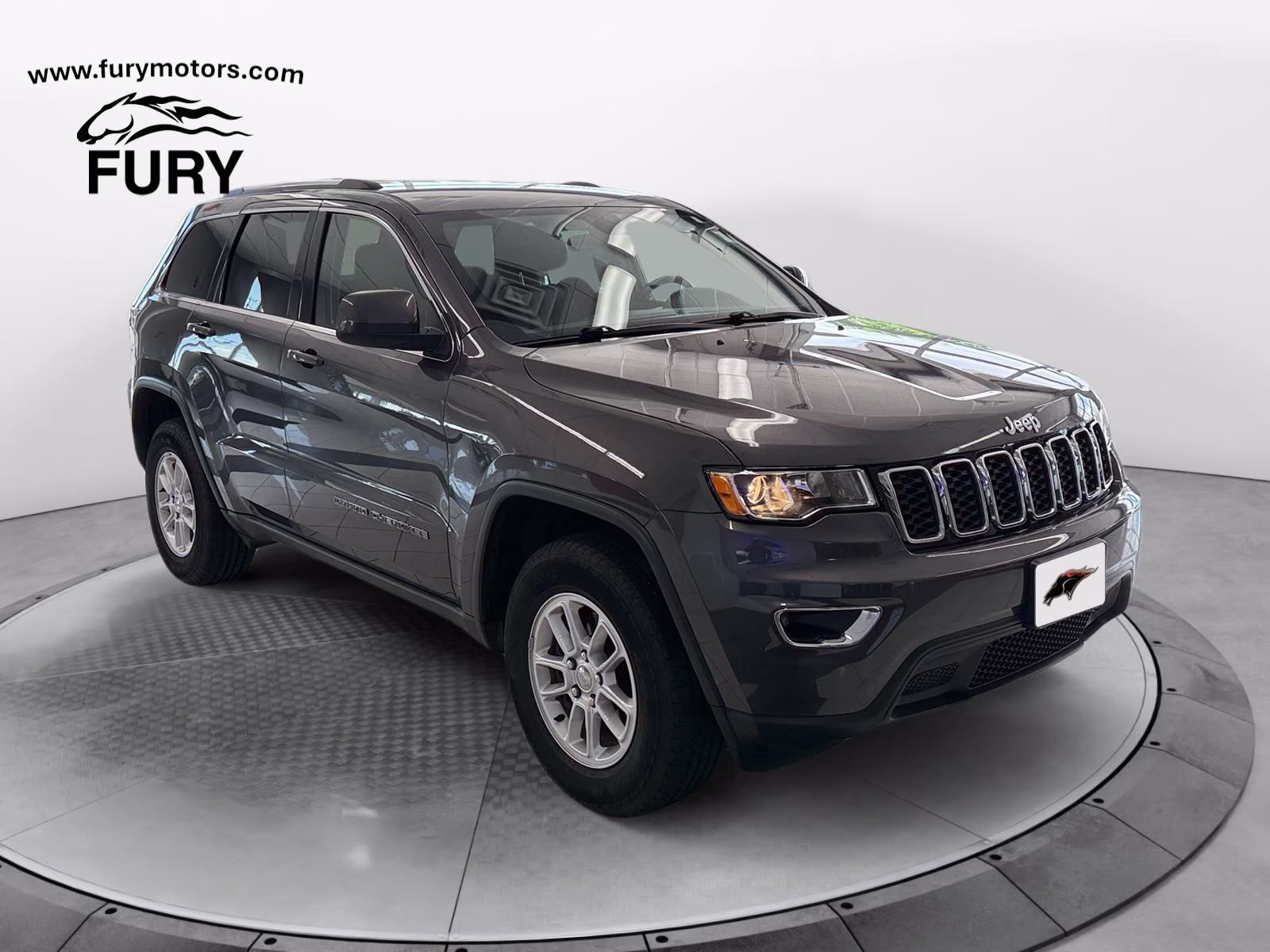 2019 Granite Crystal Metallic Clearcoat Jeep Grand Cherokee Laredo E 4X4 SUV