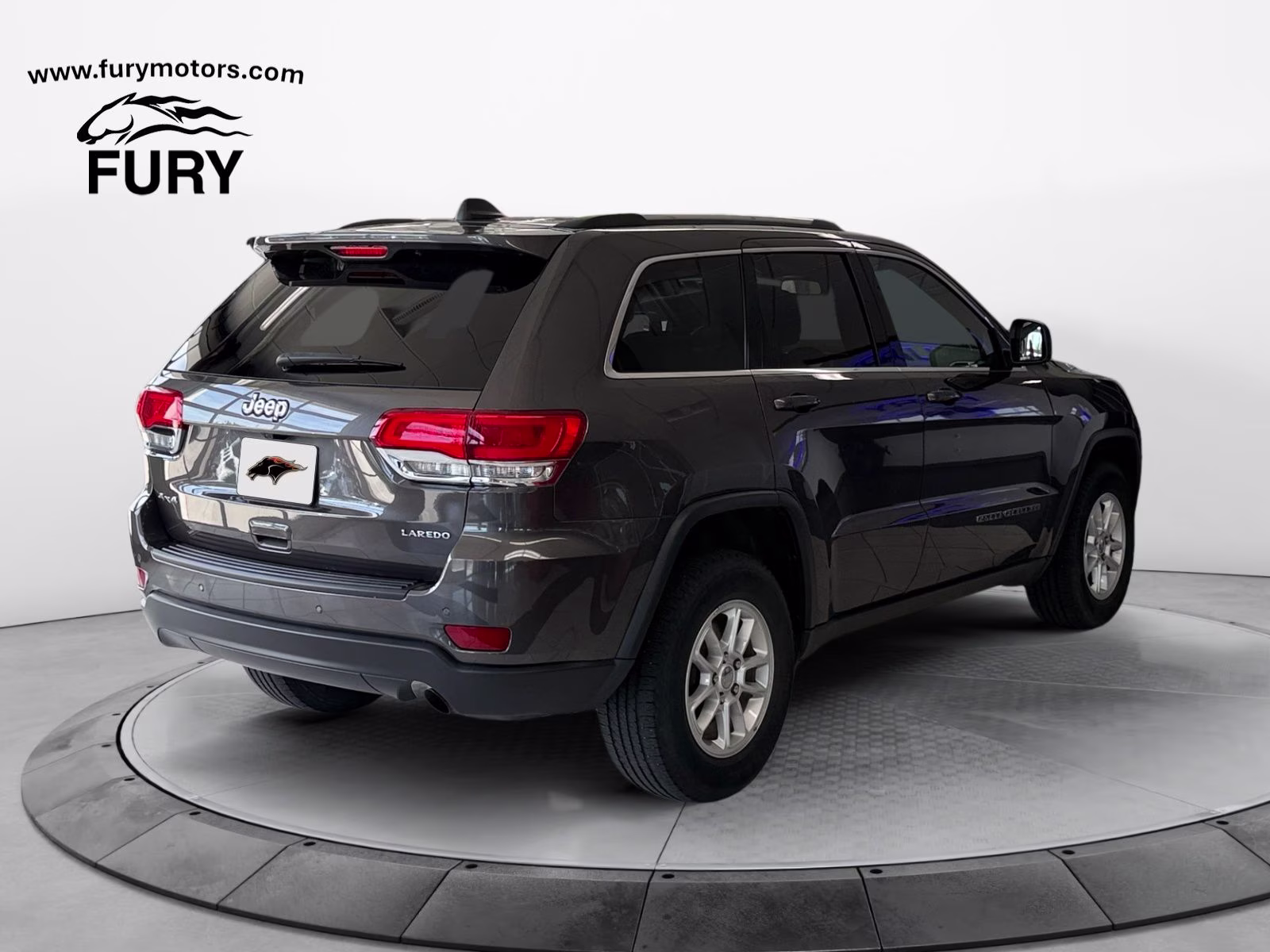 2019 Granite Crystal Metallic Clearcoat Jeep Grand Cherokee Laredo E 4X4 SUV