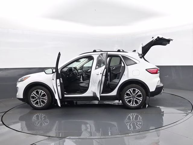 2022 White Ford Escape SEL AWD SUV