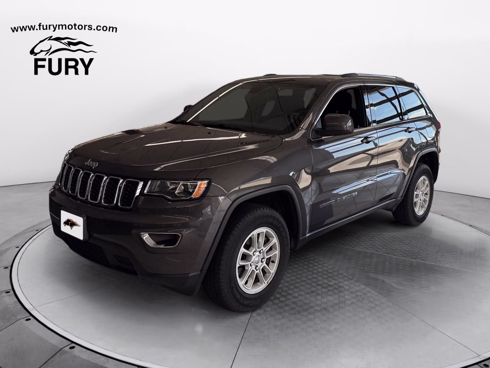 2019 Granite Crystal Metallic Clearcoat Jeep Grand Cherokee Laredo E 4X4 SUV