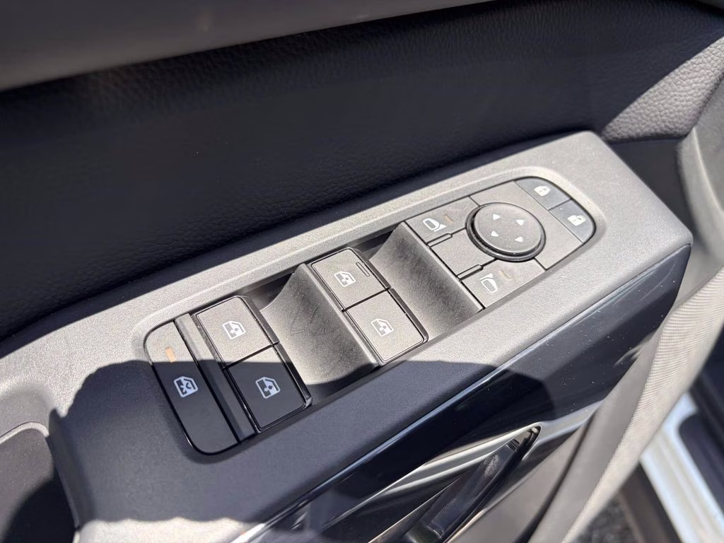 2026 Everest White Pearl Tricoat Nissan Pathfinder SV FWD SUV