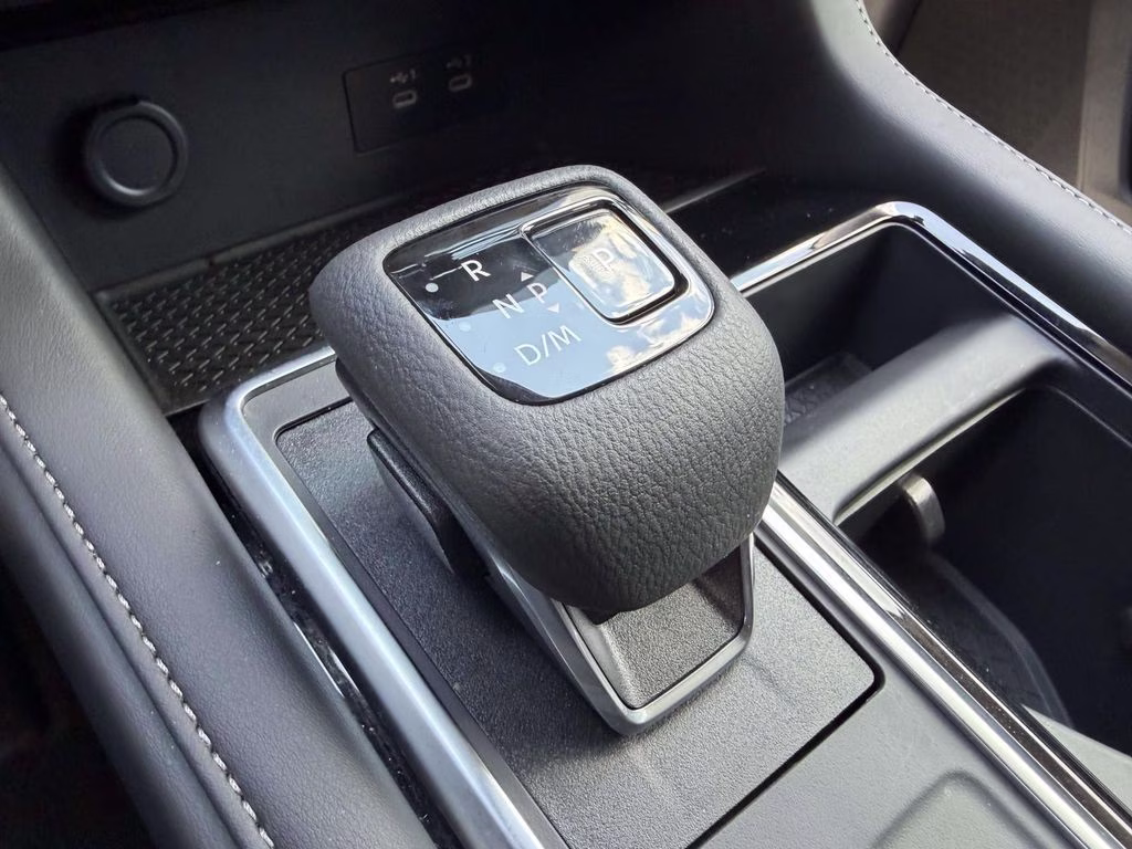 2026 Everest White Pearl Tricoat Nissan Pathfinder SV FWD SUV