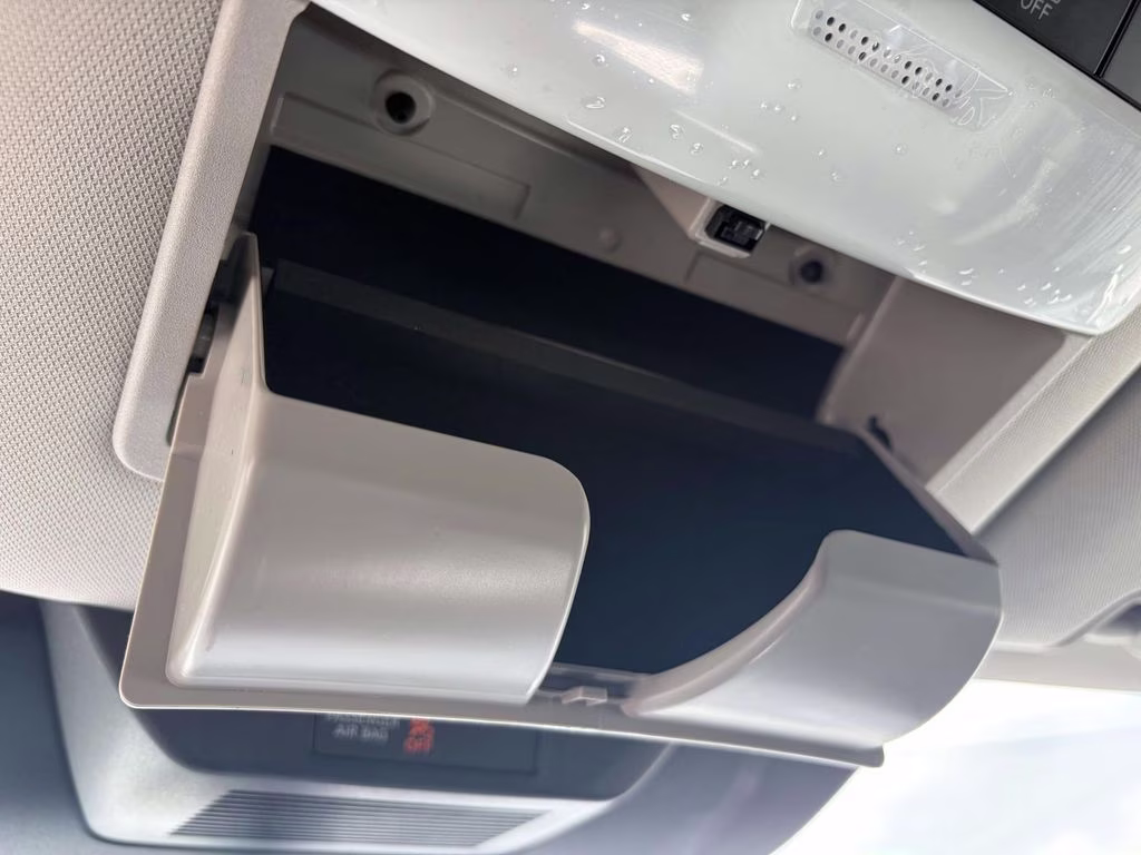 2026 Everest White Pearl Tricoat Nissan Pathfinder SV FWD SUV