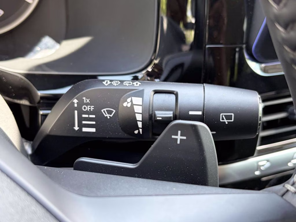 2026 Everest White Pearl Tricoat Nissan Pathfinder SV FWD SUV