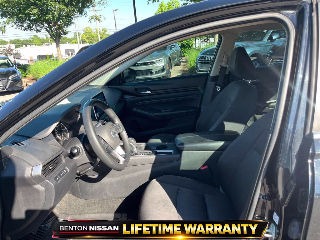 2020 Super Black Clearcoat Nissan Altima 2.5 S FWD Sedan